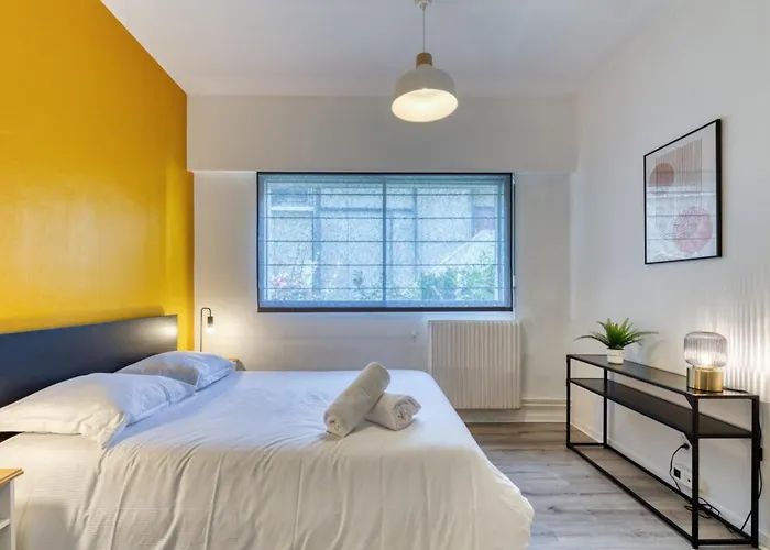 Le General Beau F3 Entre Les Quais Et La Place Du Vieux Marche A